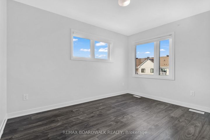 Photo 17 at 210 VERULAM Street, Nepean (Heritage Park), Ottawa