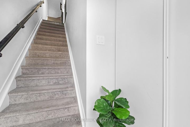 Photo 24 at 210 VERULAM Street, Nepean (Heritage Park), Ottawa