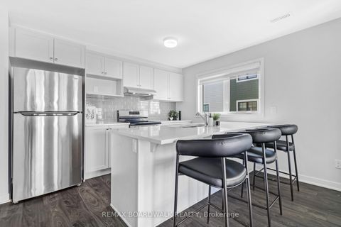 Photo 9 at 210 VERULAM Street, Nepean (Heritage Park), Ottawa