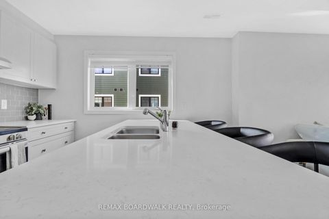 Photo 12 at 210 VERULAM Street, Nepean (Heritage Park), Ottawa