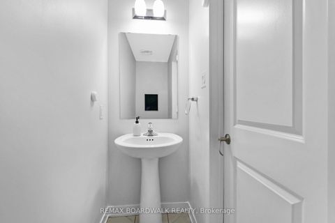 Photo 13 at 210 VERULAM Street, Nepean (Heritage Park), Ottawa