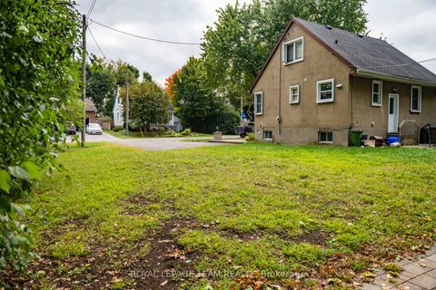 Photo 2 at 7 Tower Road, Nepean (Meadowlands/St. Claire Gardens), Ottawa