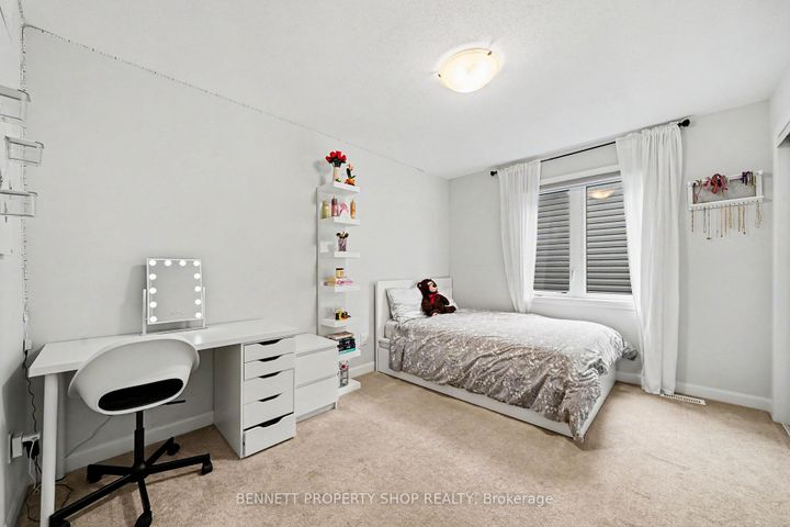 Photo 13 at 95 Russet Terrace, Nepean (Half Moon Bay), Ottawa