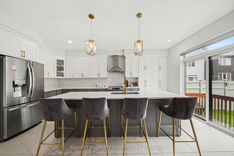 Photo 3 at 95 Russet Terrace, Nepean (Half Moon Bay), Ottawa
