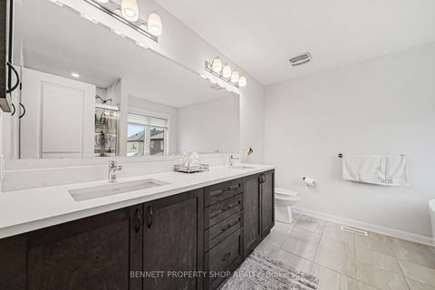 Photo 11 at 95 Russet Terrace, Nepean (Half Moon Bay), Ottawa