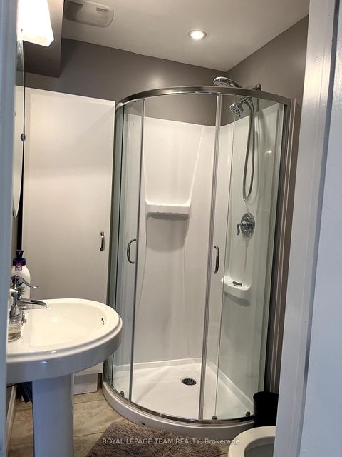 Photo 15 at 9 Tower Road E, Nepean (Meadowlands/St. Claire Gardens), Ottawa