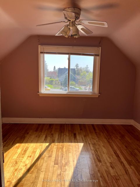 Photo 16 at 9 Tower Road E, Nepean (Meadowlands/St. Claire Gardens), Ottawa