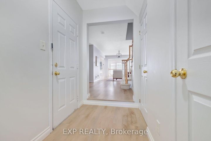 Photo 4 at 210 WABISKAW Private, Nepean (Stonebridge), Ottawa