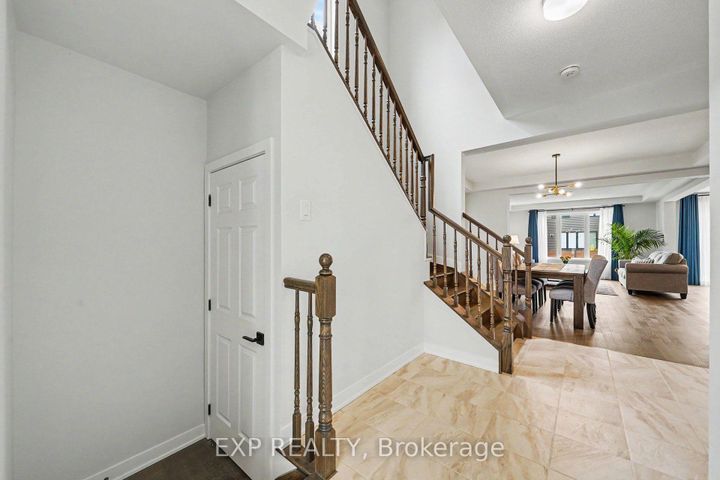 Photo 4 at 818 Crossgate Street, Nepean (Stonebridge), Ottawa