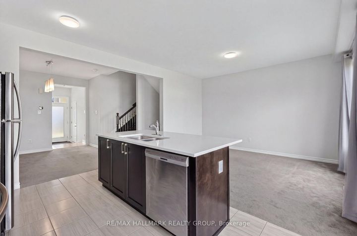 Photo 9 at 129 Umbra Place, Nepean (Half Moon Bay), Ottawa