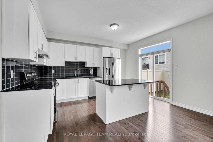 Photo 10 at 59 MOONBEAM Street, Nepean (Heritage Park), Ottawa