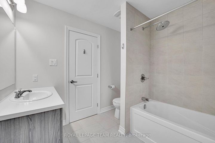 Photo 18 at 59 MOONBEAM Street, Nepean (Heritage Park), Ottawa