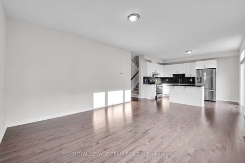 Photo 12 at 59 MOONBEAM Street, Nepean (Heritage Park), Ottawa