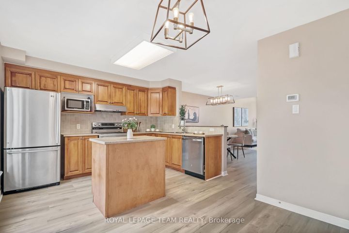 Photo 12 at 280 Keltie Private, Nepean (Longfields), Ottawa