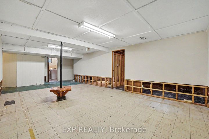 Photo 23 at 16 Elmsley Crescent, Nepean (Arbeatha Park), Ottawa