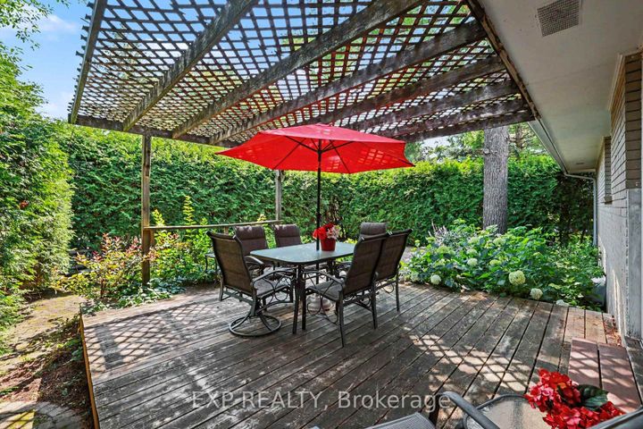 Photo 30 at 16 Elmsley Crescent, Nepean (Arbeatha Park), Ottawa