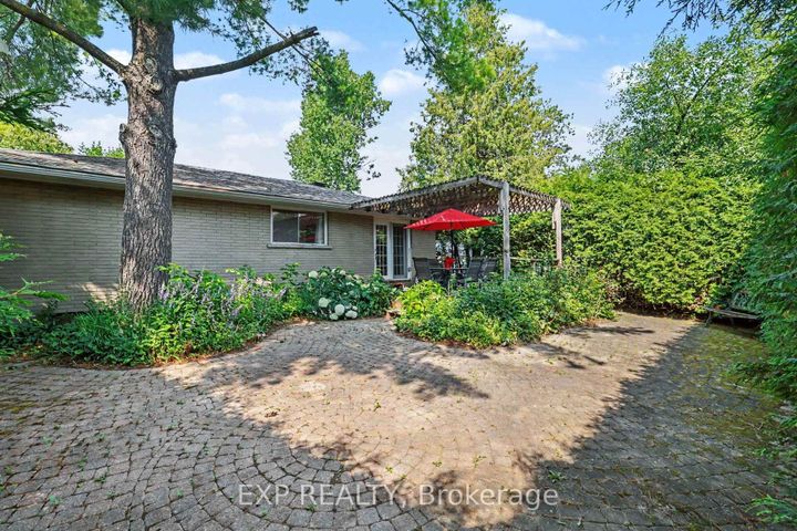 Photo 31 at 16 Elmsley Crescent, Nepean (Arbeatha Park), Ottawa