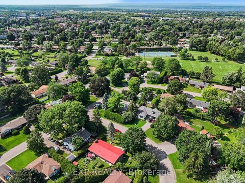 Photo 36 at 16 Elmsley Crescent, Nepean (Arbeatha Park), Ottawa