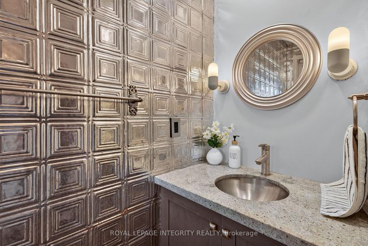 Photo 3 at 640 Kilbirnie Drive, Nepean (Stonebridge), Ottawa