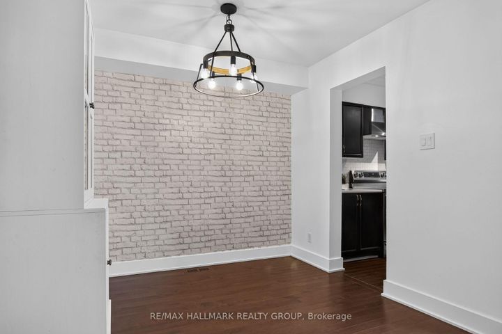 Photo 3 at 23 Whitegate Crescent, Nepean (Longfields), Ottawa