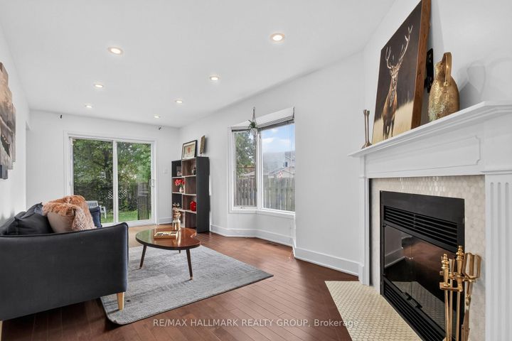 Photo 6 at 23 Whitegate Crescent, Nepean (Longfields), Ottawa