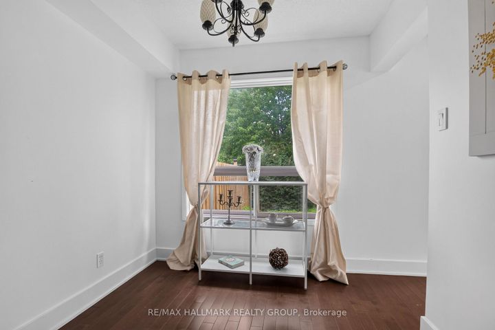 Photo 11 at 23 Whitegate Crescent, Nepean (Longfields), Ottawa