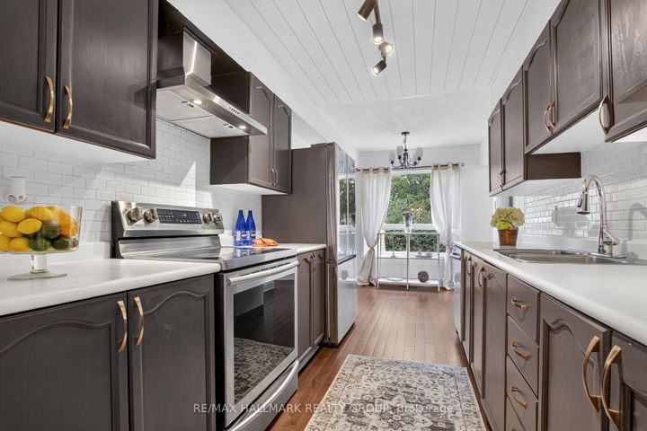 Photo 18 at 23 Whitegate Crescent, Nepean (Longfields), Ottawa