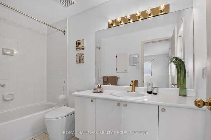 Photo 24 at 23 Whitegate Crescent, Nepean (Longfields), Ottawa