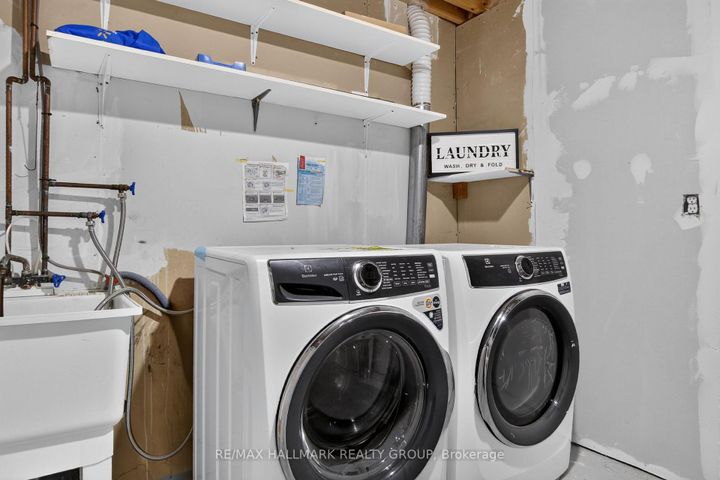 Photo 34 at 23 Whitegate Crescent, Nepean (Longfields), Ottawa