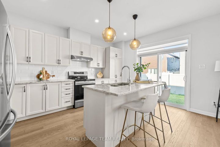 Photo 7 at 70 Ralph Erfle Way, Nepean (Half Moon Bay), Ottawa