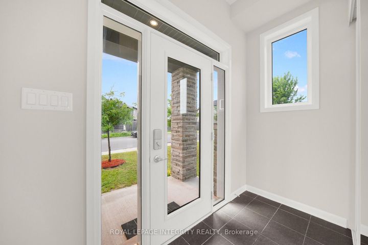 Photo 2 at 185 Bending Way, Nepean (Hearts Desire), Ottawa