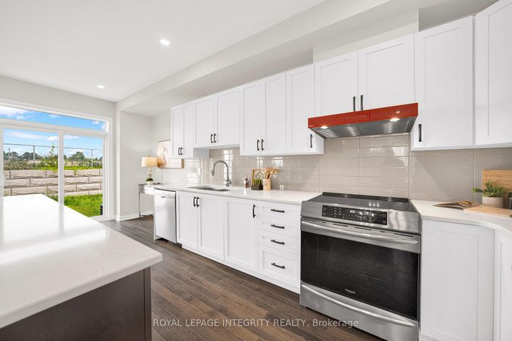 Photo 11 at 185 Bending Way, Nepean (Hearts Desire), Ottawa