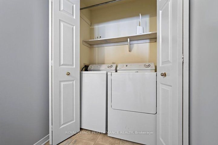 Photo 18 at 14 Birkett Street, Nepean (Heritage Park), Ottawa