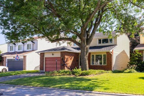 Photo 1 at 14 Birkett Street, Nepean (Heritage Park), Ottawa