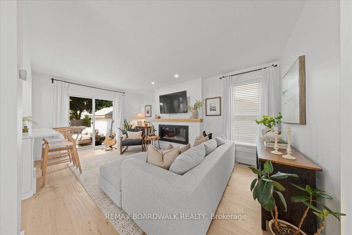 Photo 6 at 43 Peacock Crescent, Nepean (Cedargrove/Fraserdale), Ottawa