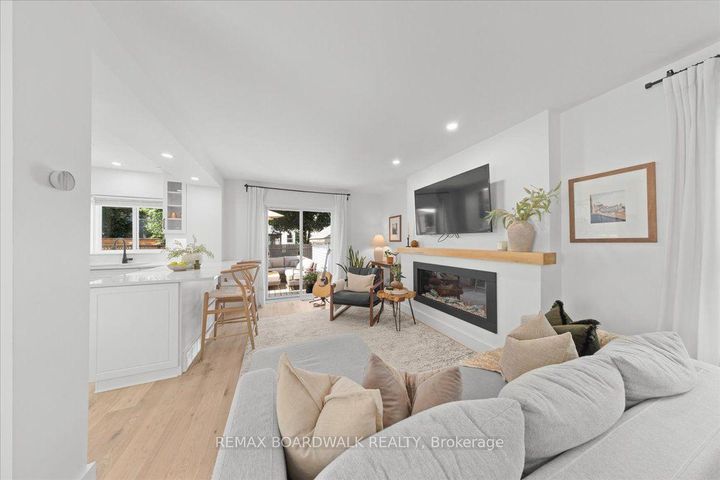 Photo 7 at 43 Peacock Crescent, Nepean (Cedargrove/Fraserdale), Ottawa