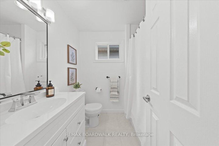 Photo 17 at 43 Peacock Crescent, Nepean (Cedargrove/Fraserdale), Ottawa