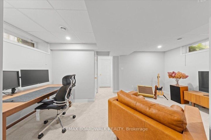 Photo 19 at 43 Peacock Crescent, Nepean (Cedargrove/Fraserdale), Ottawa
