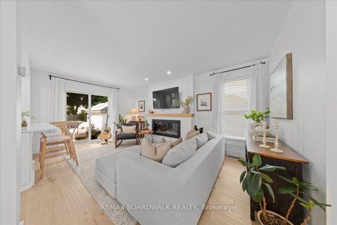 Photo 6 at 43 Peacock Crescent, Nepean (Cedargrove/Fraserdale), Ottawa