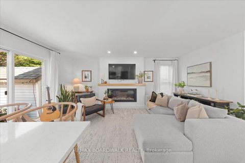 Photo 12 at 43 Peacock Crescent, Nepean (Cedargrove/Fraserdale), Ottawa