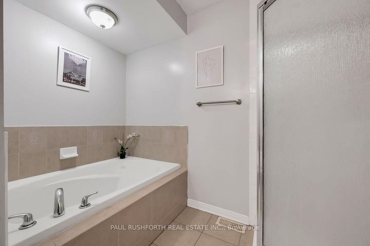 Photo 18 at 153 Corinth Private, Nepean (Merivale Industrial Park/Citiplace), Ottawa