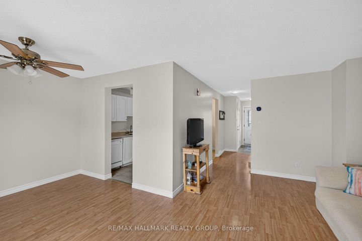 Photo 4 at 39 - 13 Sunridge Lane, Nepean (On the Green), Ottawa