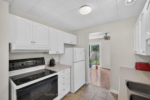 Photo 8 at 39 - 13 Sunridge Lane, Nepean (On the Green), Ottawa