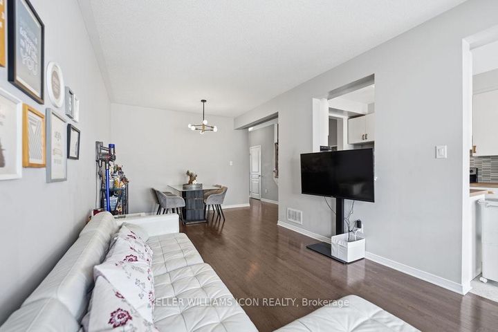 Photo 10 at 493 Ashbourne Crescent, Nepean (Stonebridge), Ottawa
