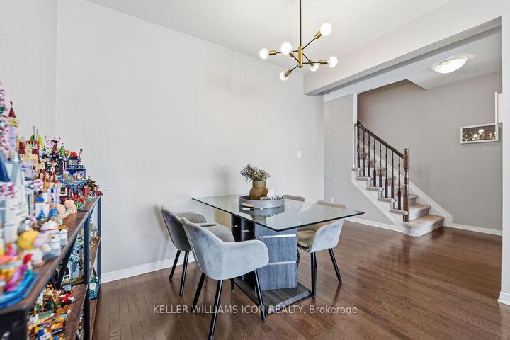 Photo 11 at 493 Ashbourne Crescent, Nepean (Stonebridge), Ottawa
