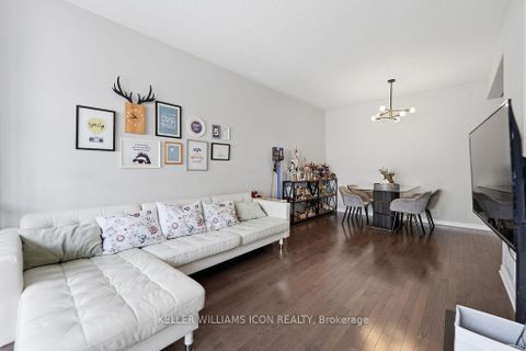 Photo 9 at 493 Ashbourne Crescent, Nepean (Stonebridge), Ottawa