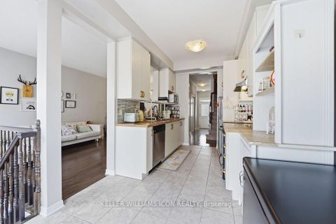 Photo 13 at 493 Ashbourne Crescent, Nepean (Stonebridge), Ottawa