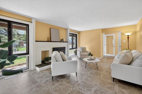 Photo 9 at 21 Lindhurst Crescent, Nepean (Briargreen), Ottawa