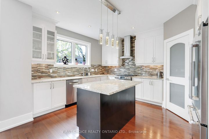 Photo 9 at 38 Withrow Avenue, Nepean (Meadowlands/St. Claire Gardens), Ottawa