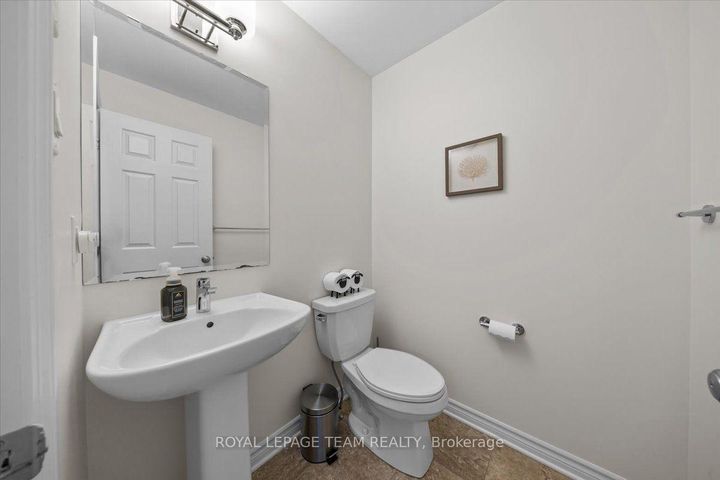 Photo 3 at 552 Jackdaw Avenue, Nepean (Half Moon Bay), Ottawa